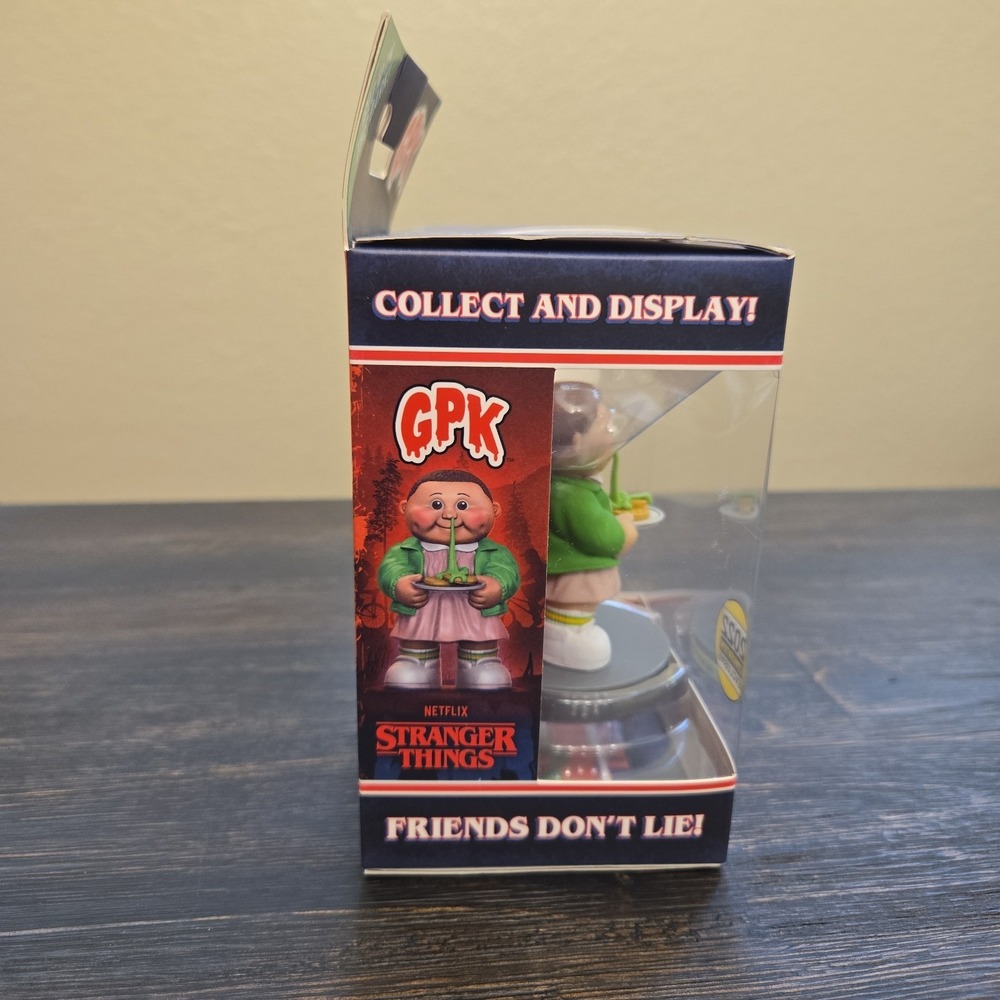 Garbage Pail Kids Stranger Things Waffelle Glow Figure 2022 Convention Exclusive - Picture 2 of 6